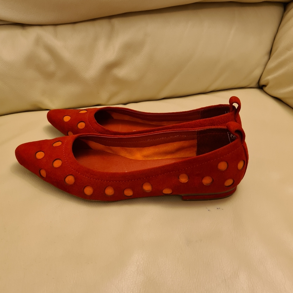 Red flats - Picture 3 of 4